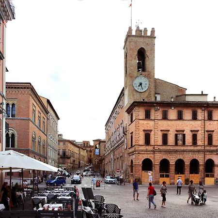Appartamento Osimo Nel Cuore Del Centro, Free Wi-Fi E Netflix Esterno foto